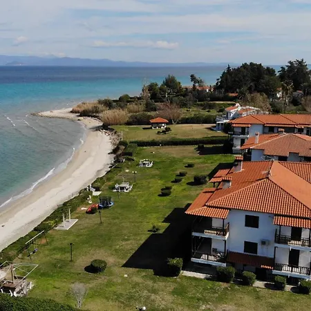 Take Me To The Sea 2 - Beachfront, Starlink Apartament
